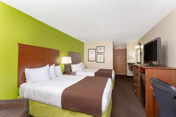 AmericInn Lodge & Suites Black River Falls 4
