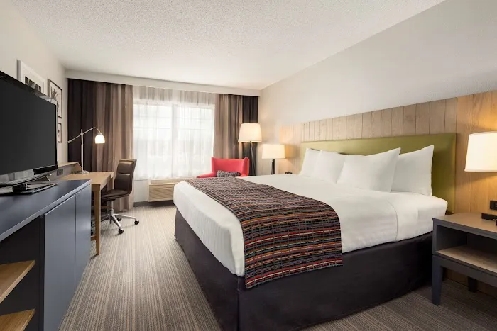 Country Inn & Suites by Radisson, Decorah, IA 4