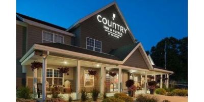 Country Inn & Suites by Radisson, Decorah, IA