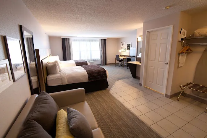 Country Inn & Suites by Radisson, Decorah, IA 4