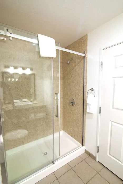 Country Inn & Suites by Radisson, Decorah, IA 4