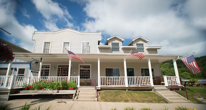 Cottage House Inn 4