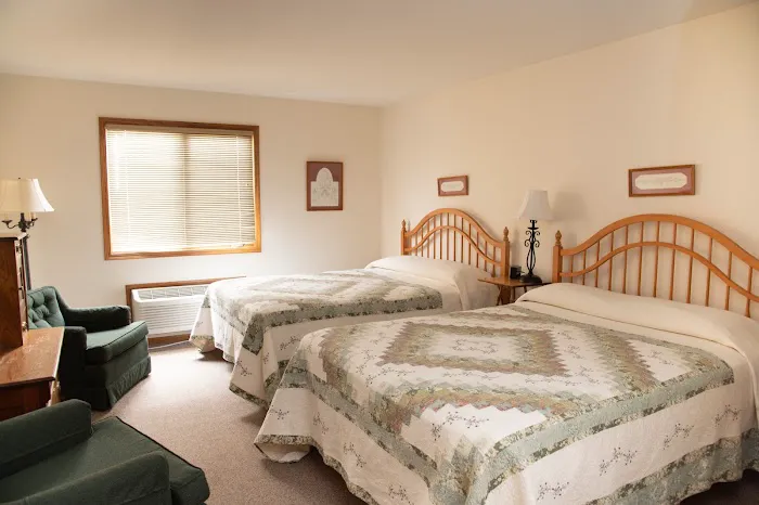 Cottage House Inn 4