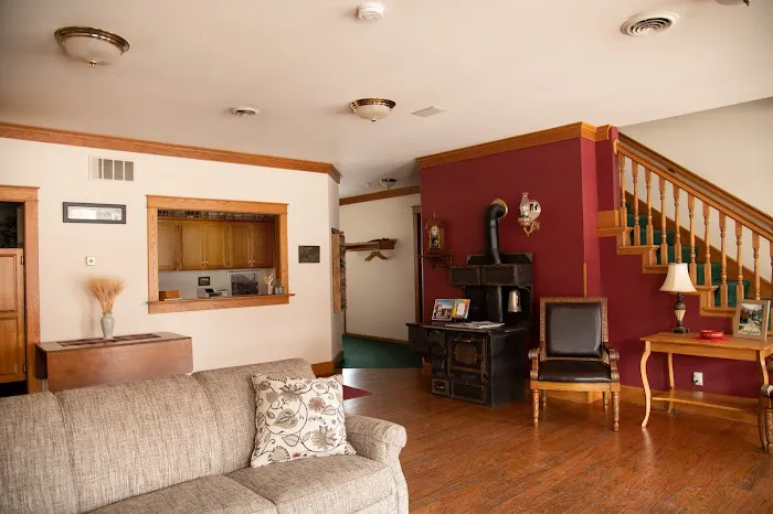 Cottage House Inn 4