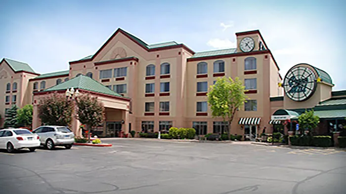 The Plaza Hotel & Suites- Winona 4