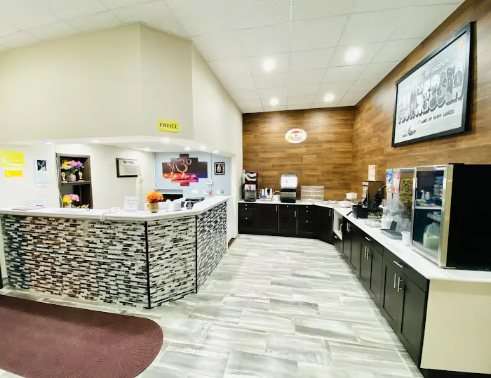 Super 8 by Wyndham Winona MN 4