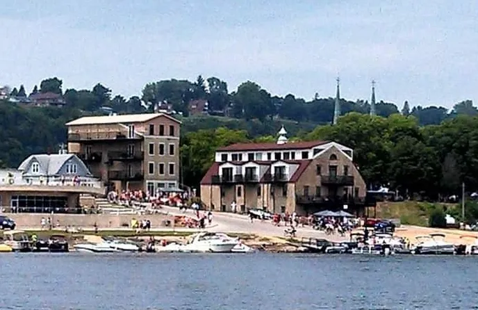 The Landing, a Riverfront Inn 4