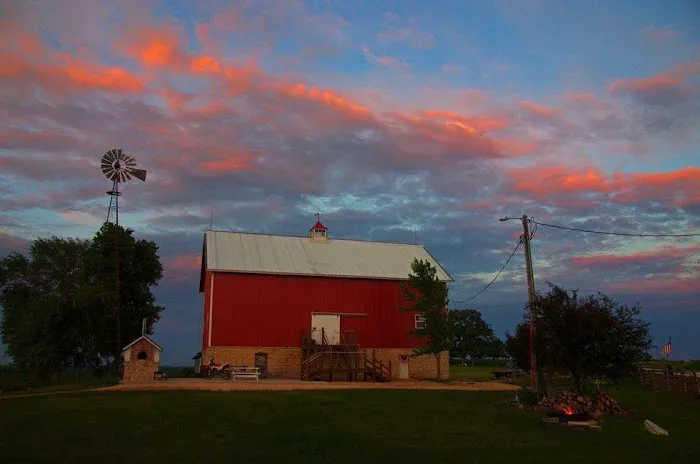 Fritz's Farmhouse & Barn Venue 4