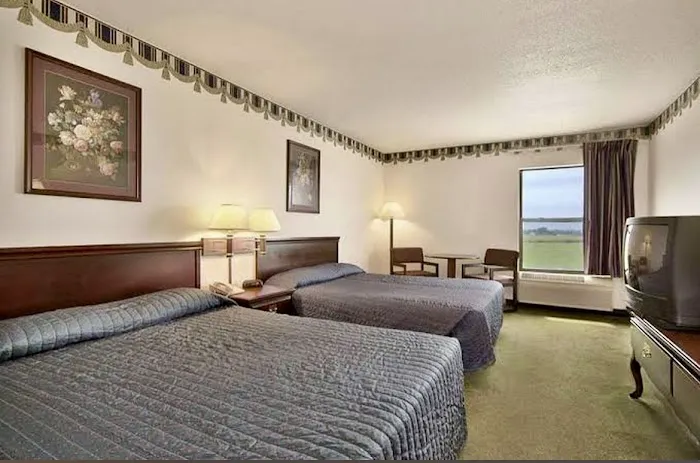 Days Inn by Wyndham Walcott Davenport 4