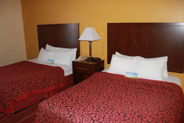 Days Inn by Wyndham Walcott Davenport 4