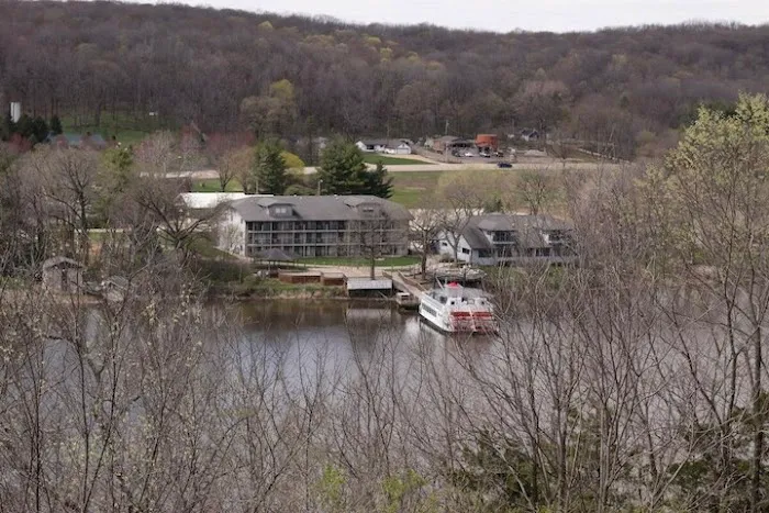 Paddle Wheel Inn 4