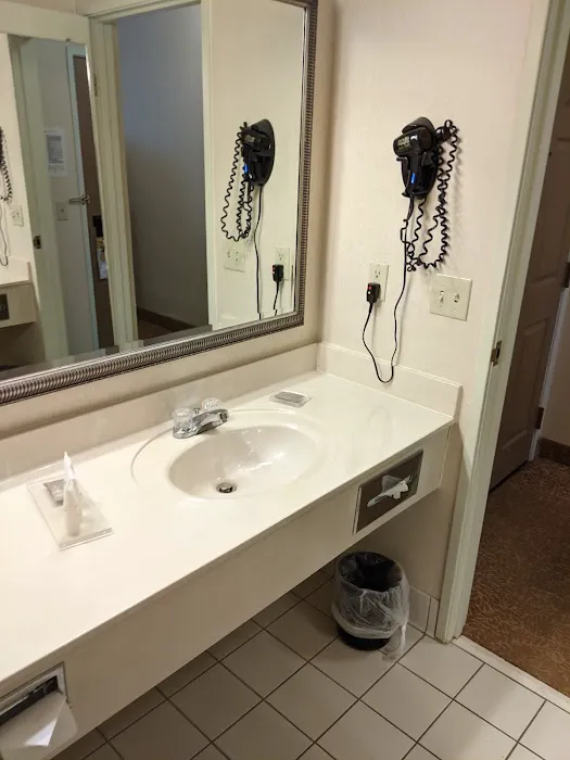 Country Inn & Suites by Radisson, Davenport - Quad Cities 4