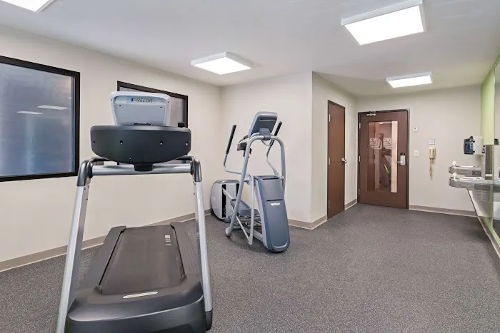 WoodSpring Suites Davenport Quad Cities 4