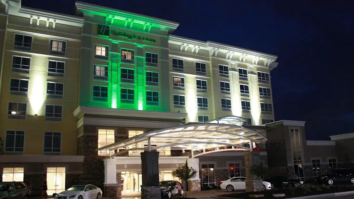 Holiday Inn & Suites Davenport by IHG 4