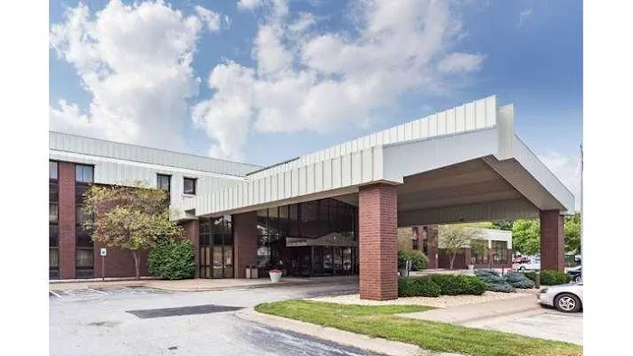 Ramada by Wyndham Bettendorf 4