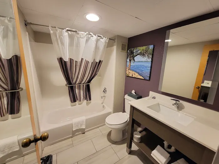 La Quinta Inn by Wyndham Davenport & Conference Center 4