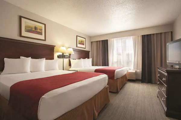 Country Inn & Suites by Radisson, Moline Airport, IL 4