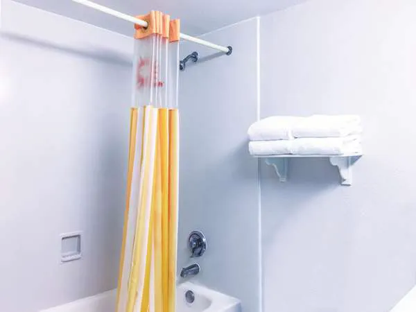 La Quinta Inn by Wyndham Moline Airport 4