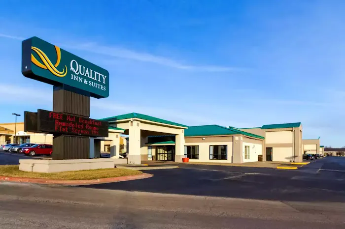 Quality Inn & Suites Moline Airport 4