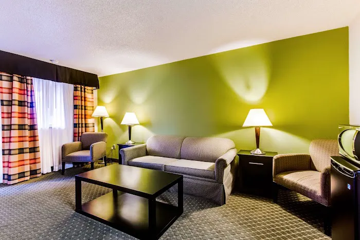 Quality Inn & Suites Moline Airport 4