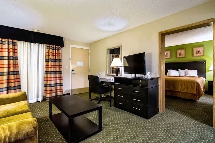 Quality Inn & Suites Moline Airport 4