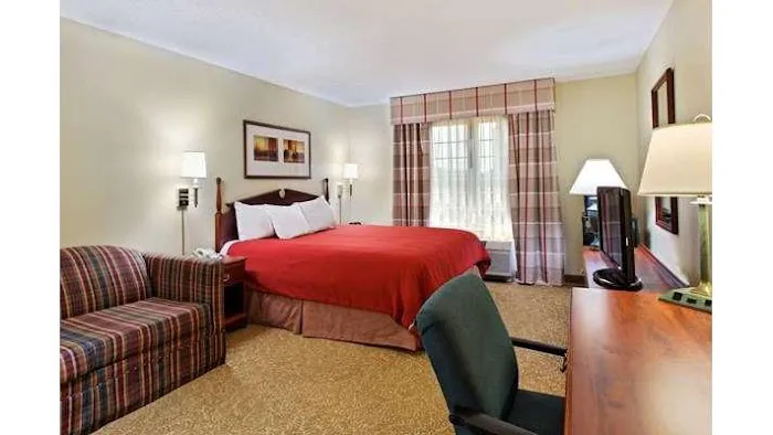 Country Inn & Suites by Radisson, Elgin, IL 4