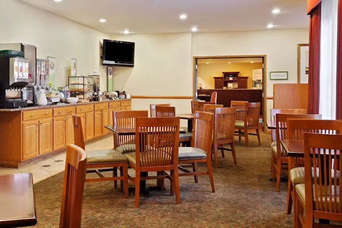 Country Inn & Suites by Radisson, Elgin, IL 4