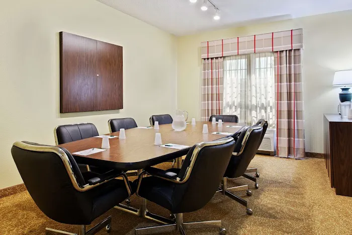 Country Inn & Suites by Radisson, Elgin, IL 4