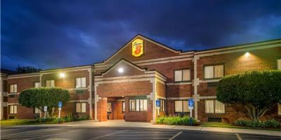 Super 8 by Wyndham Elgin