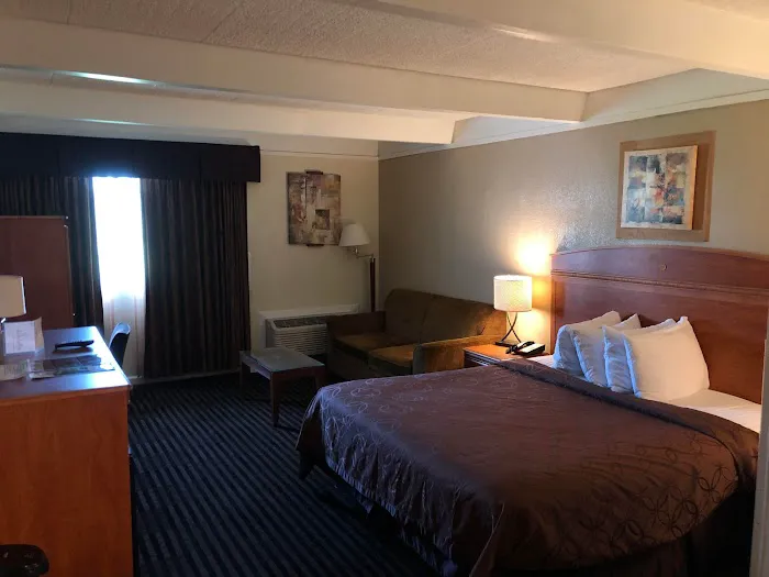Lexington Inn & Suites NW Chicago Elgin 4