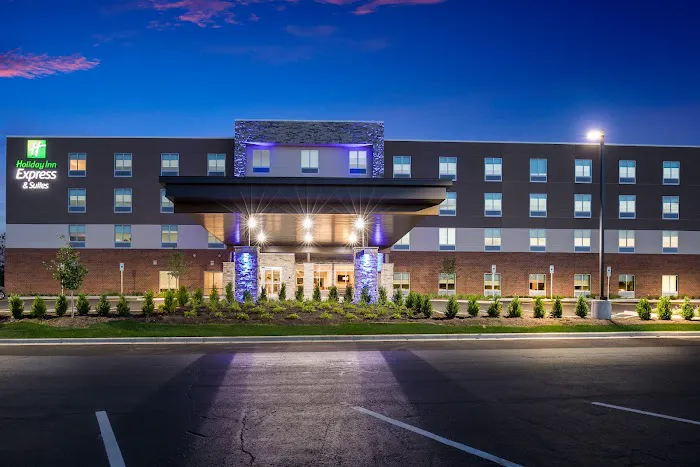 Holiday Inn Express & Suites Chicago - Hoffman Estates by IHG 4
