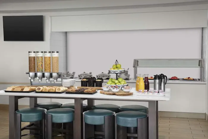 Hilton Garden Inn Hoffman Estates 4