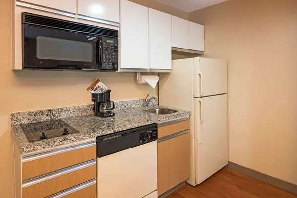 MainStay Suites Chicago Hoffman Estates 4