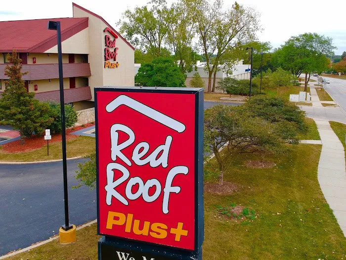 Red Roof PLUS+ Chicago - Hoffman Estates 4