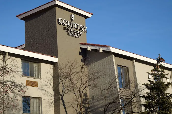 Country Inn & Suites by Radisson, Hoffman Estates, IL 4