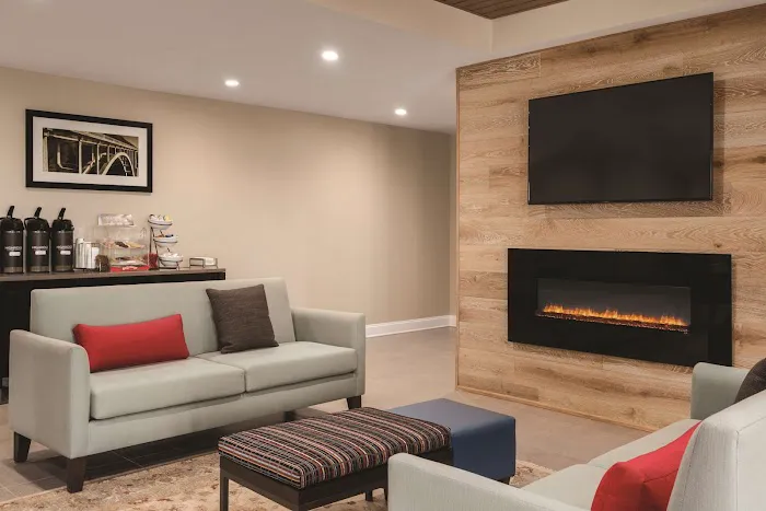 Country Inn & Suites by Radisson, Hoffman Estates, IL 4