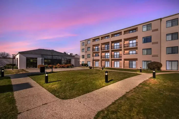 Comfort Inn & Suites Arlington Heights - Buffalo Grove 4