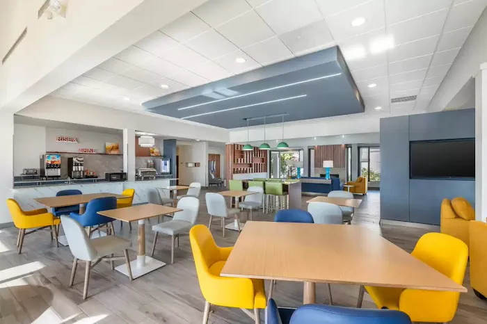 Comfort Inn & Suites Arlington Heights - Buffalo Grove 4