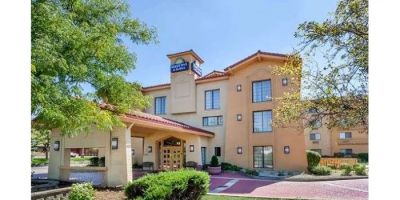 Days Inn & Suites by Wyndham Arlington Heights