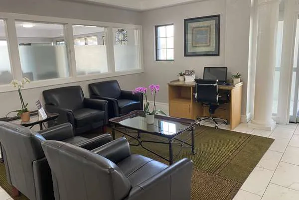 Days Inn & Suites by Wyndham Arlington Heights 4