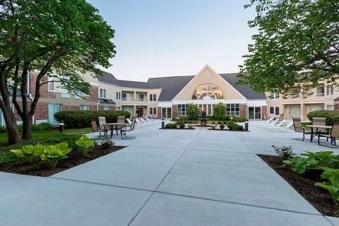 Four Points by Sheraton Buffalo Grove 4