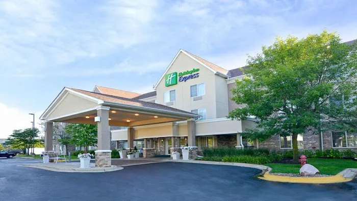 Holiday Inn Express & Suites Chicago-Deerfield/Lincolnshire by IHG 4