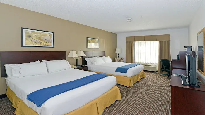 Holiday Inn Express & Suites Chicago-Deerfield/Lincolnshire by IHG 4