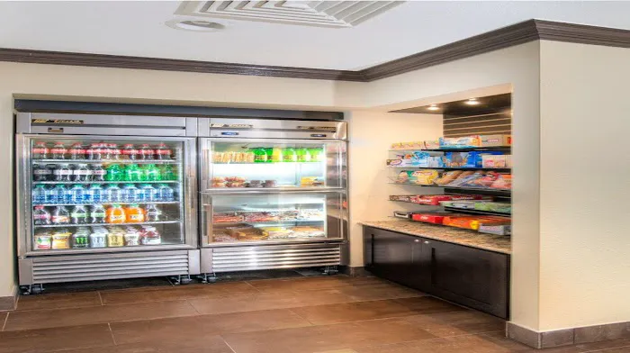 Holiday Inn Express & Suites Chicago-Deerfield/Lincolnshire by IHG 4