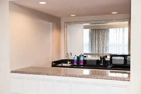 Chicago Marriott Suites Deerfield 4