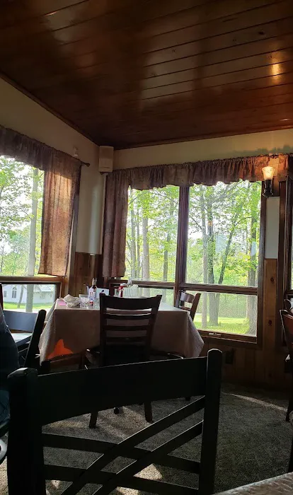 Hilltop Resort Supper Club 4