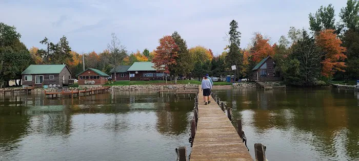 Charlie's Lake Metonga Resort 4