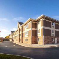 Days Inn & Suites by Wyndham Green Bay WI. ico