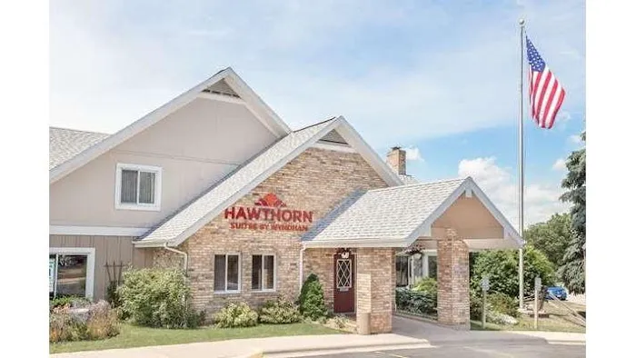Hawthorn Extended Stay by Wyndham Green Bay 4