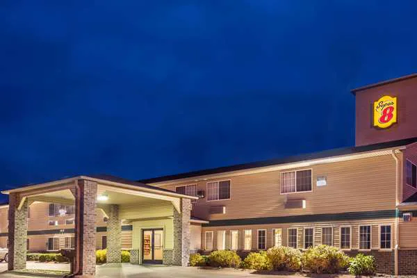Super 8 by Wyndham Neillsville WI 4